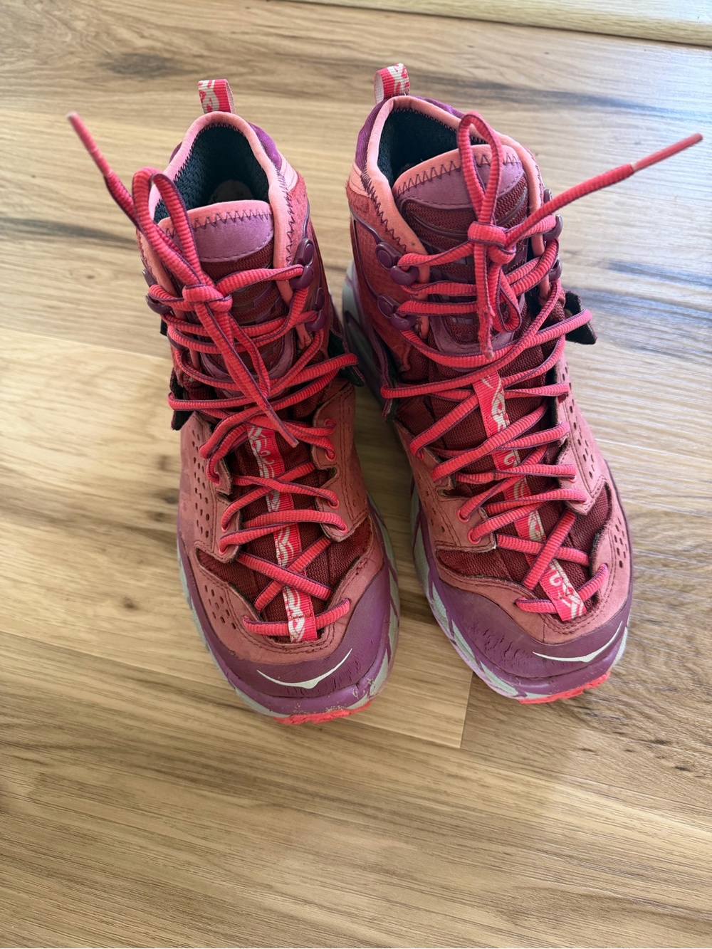 Rare Hoka One One Tor Ultra Hi WP Trail Hiking Boots Dark Plum Size 7 Women - Picture 3 of 12